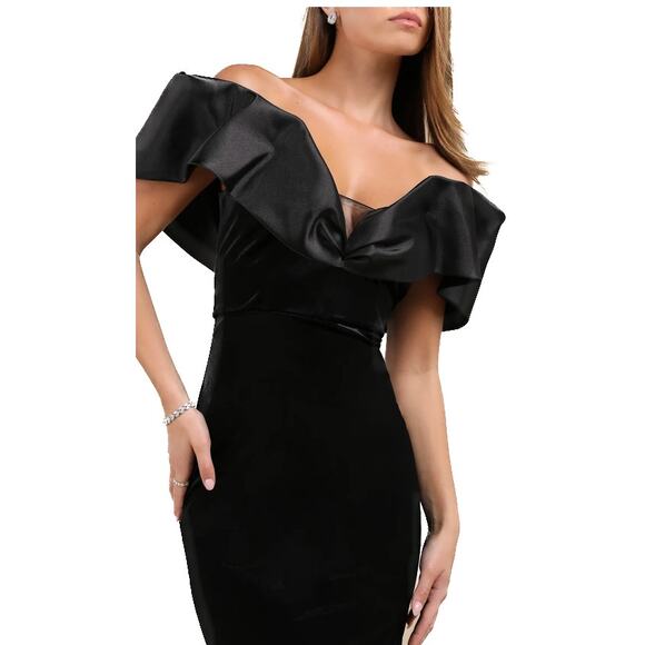 Lulus Black Velvet Off-The-Shoulder Coveted Luxury Maxi Dress Size M - Picture 7 of 10